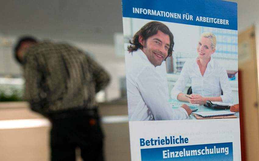 Die betriebliche Einzelumschulung Ausbildungsweg für Erwachsene Wie